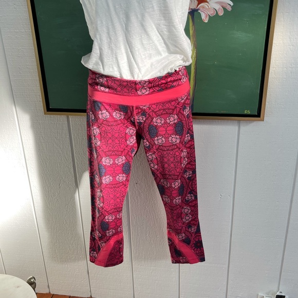 Lululemon Inspire Crop II Leggings EUC - Picture 7 of 8
